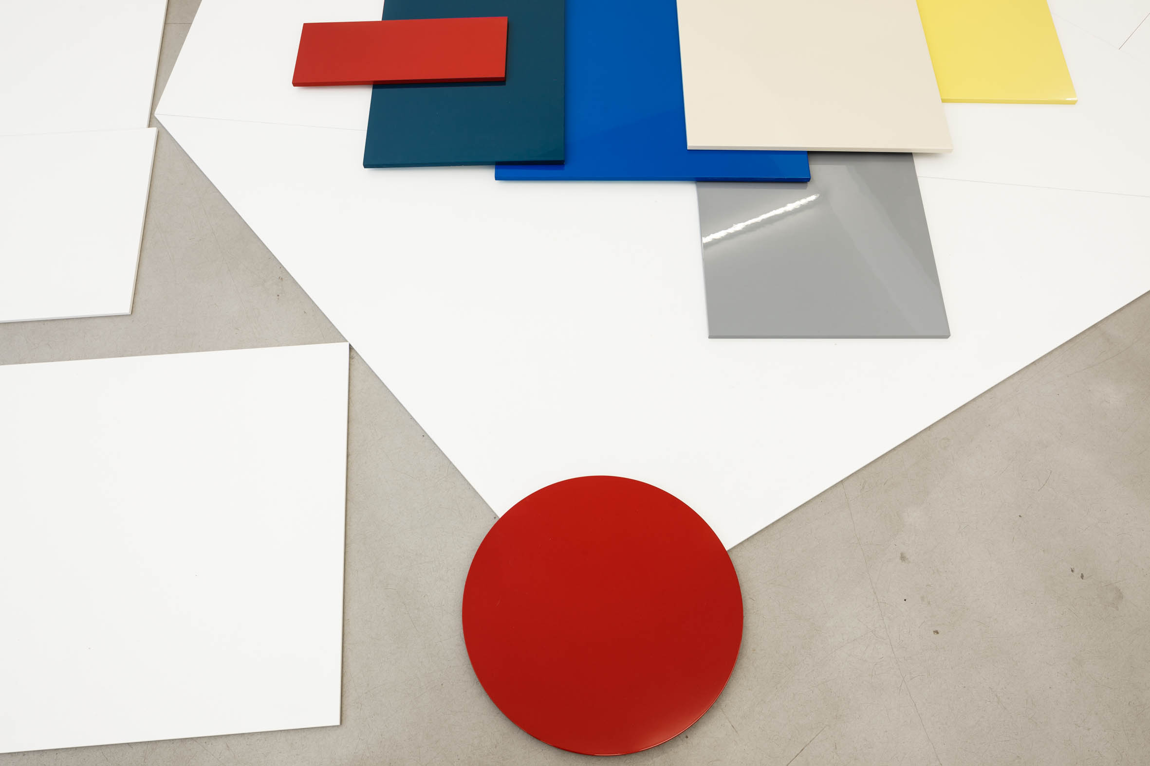 Installation view Falke Pisano, Thinking and Speaking, Galerie Nordenhake, Stockholm