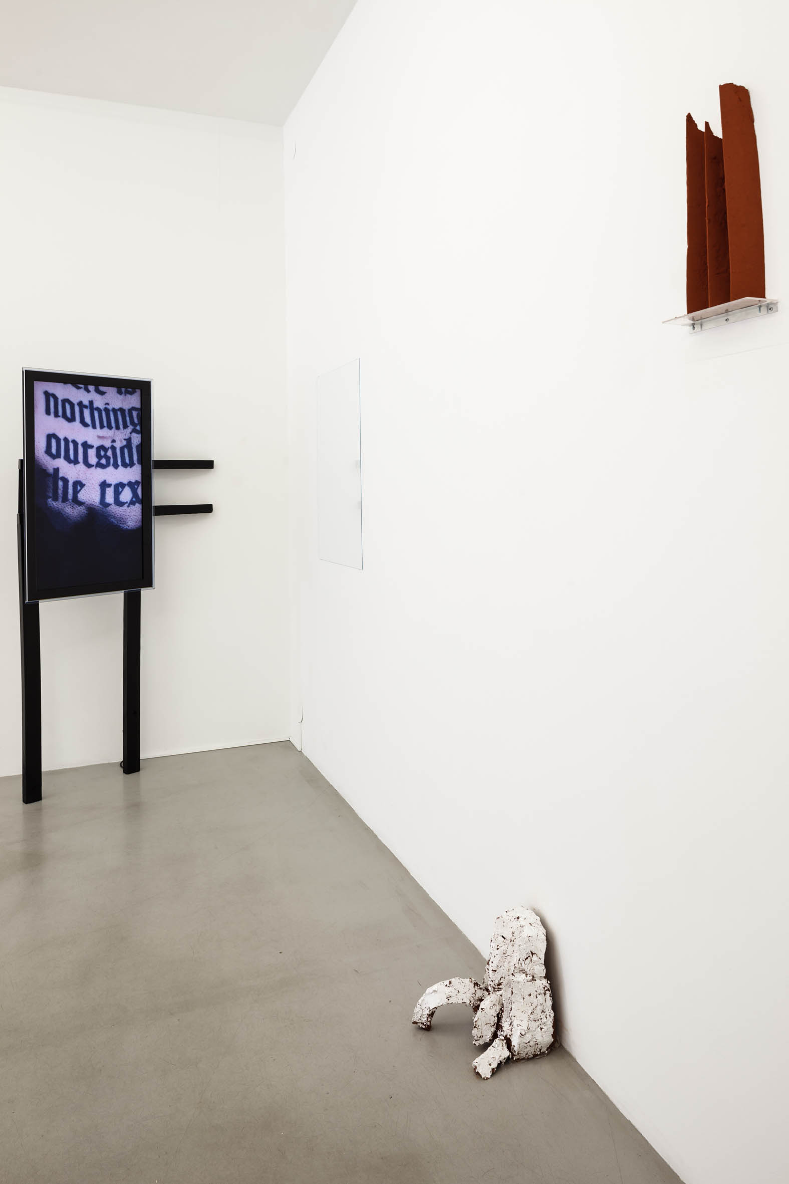 Installation view Linda Persson, Thinking and Speaking, Galerie Nordenhake, Stockholm