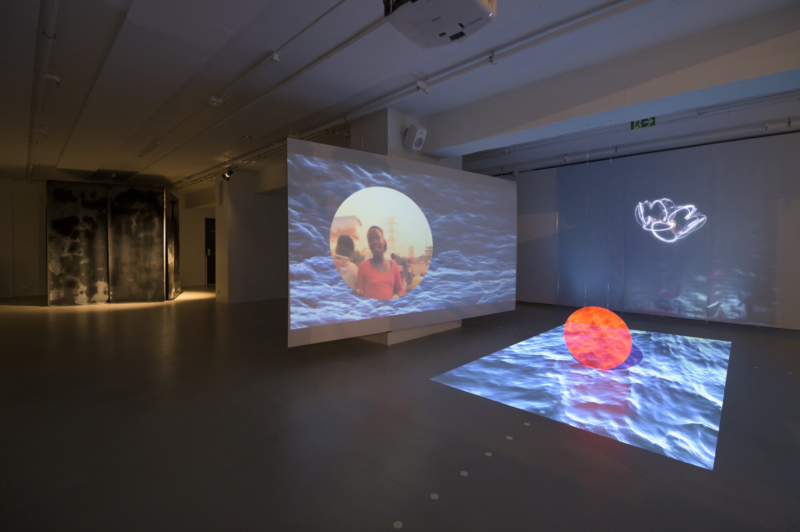 Installation view of the group exhibition Sex Ecologies at Kunsthall Trondheim, Norway. The image shows works by artists Ibrahim Fazlic and Okwui Okpokwasili with Peter Born. Commissioned by Kunsthall Trondheim and The Seed Box. Photo: Daniel Vincent Hansen.